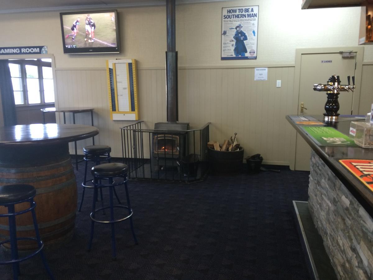 Winton'S Top Pub And Garden Bar Εξωτερικό φωτογραφία