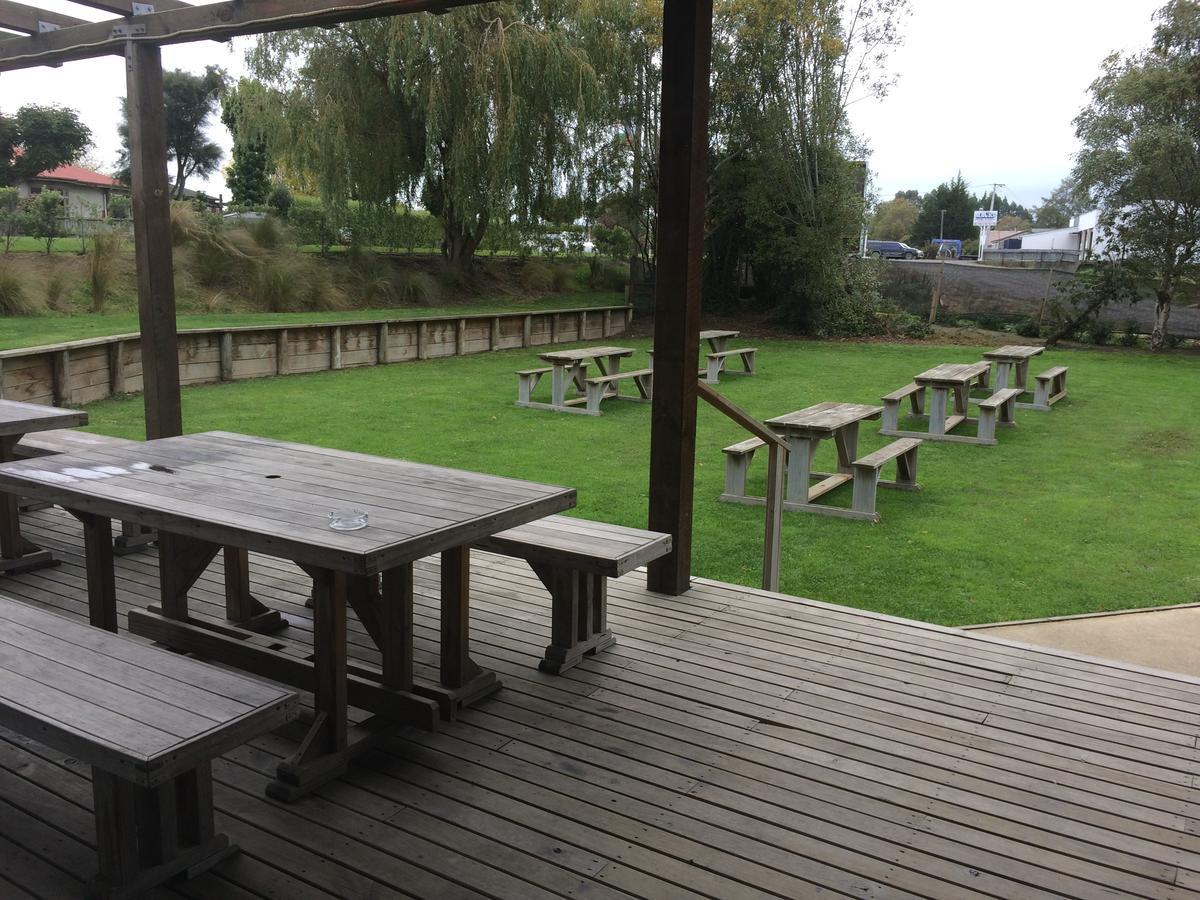 Winton'S Top Pub And Garden Bar Εξωτερικό φωτογραφία